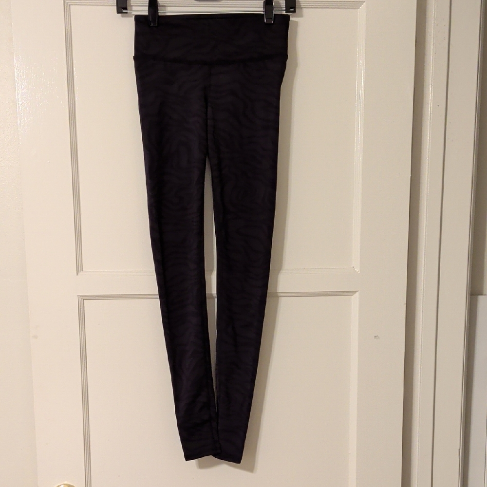 ALO Yoga Zebra Airbrushed Leggings Size XXS